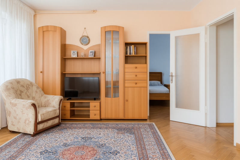 Издаје се  2 спаваће собе Софија , Медицинска академија , 140 м2 | 38384677 - слика [2]