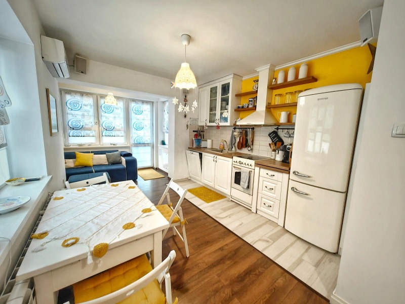 Дава под нем  3-стаен, град Пловдив, Христо Смирненски •  500 EUR • ID 49992353 — holmes.bg - [1] 