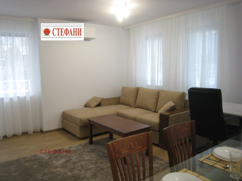 Дава под наем  2-стаен град Русе , Център , 71 кв.м | 32664729