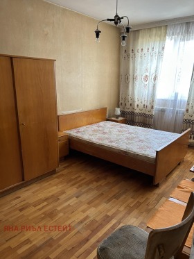 Szoba Suhata reka, Sofia 6