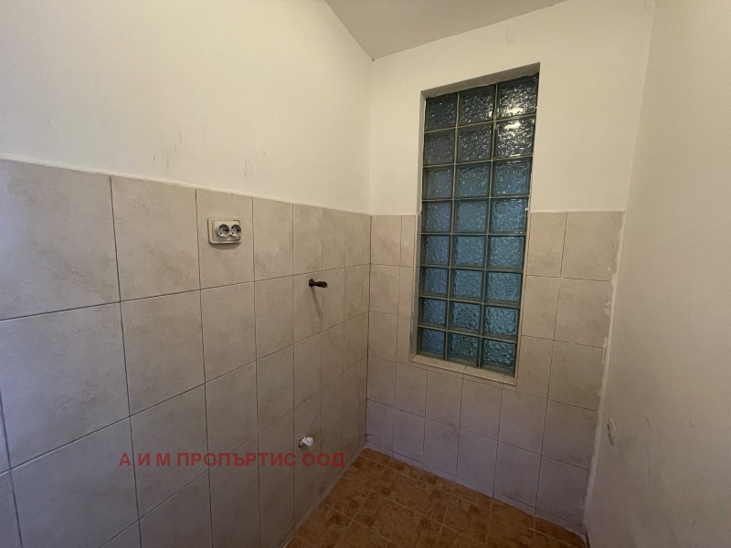 Дава под наем МАГАЗИН, гр. Благоевград, Идеален център, снимка 8 - Магазини - 52404317