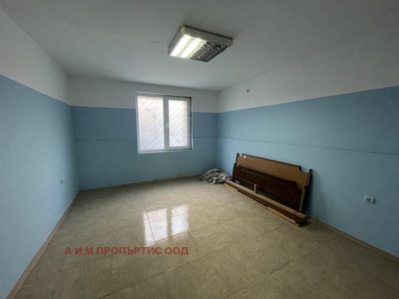 Дава под наем МАГАЗИН, гр. Благоевград, Идеален център, снимка 2 - Магазини - 52404317