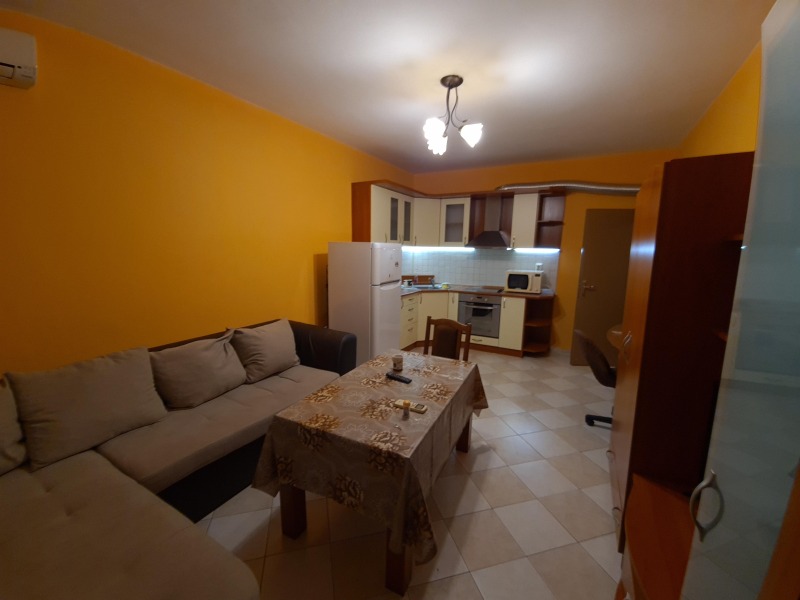 В оренду  1 спальня Пловдив , Тракия , 50 кв.м | 96672135