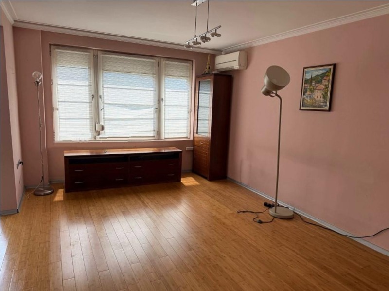 En renta  3 dormitorios Sofia , Iztok , 143 metros cuadrados | 38626135 - imagen [2]
