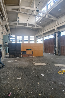 ПРОМ. ПОМЕЩЕНИЕ, 200 m2