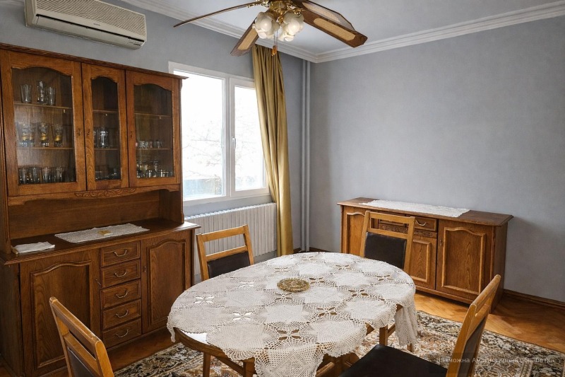 Дава под наем 3-СТАЕН, гр. Пловдив, Кючук Париж, снимка 2 - Апартаменти - 52746410