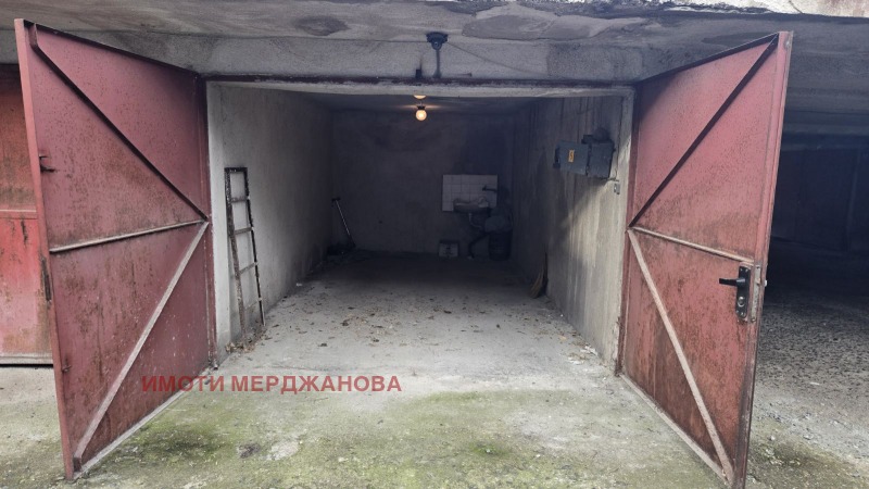 Дава под наем ГАРАЖ, ПАРКОМЯСТО, гр. Стара Загора, Център, снимка 3 - Гаражи и паркоместа - 53130221