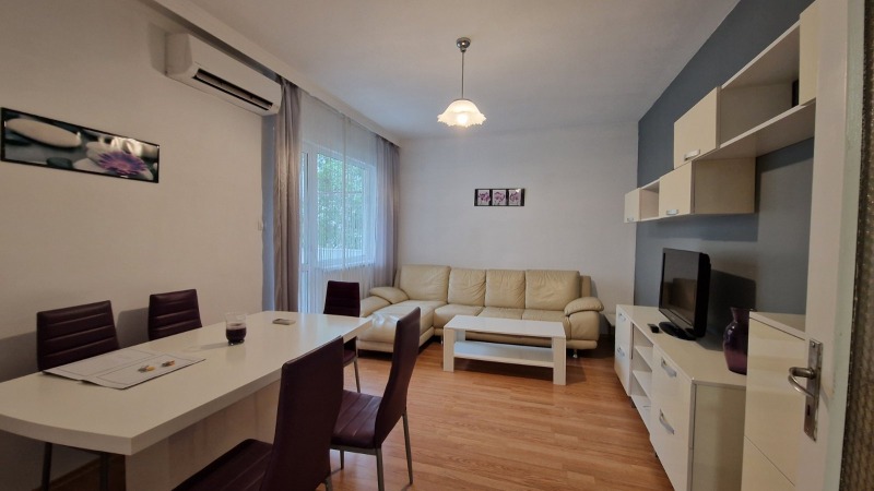 En renta  1 dormitorio Plovdiv , Tsentar , 70 metros cuadrados | 71568912