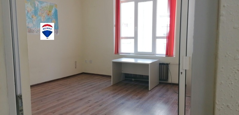 Da affittare  Ufficio Plovdiv , Tsentar , 97 mq | 12460159 - Immagine [2]