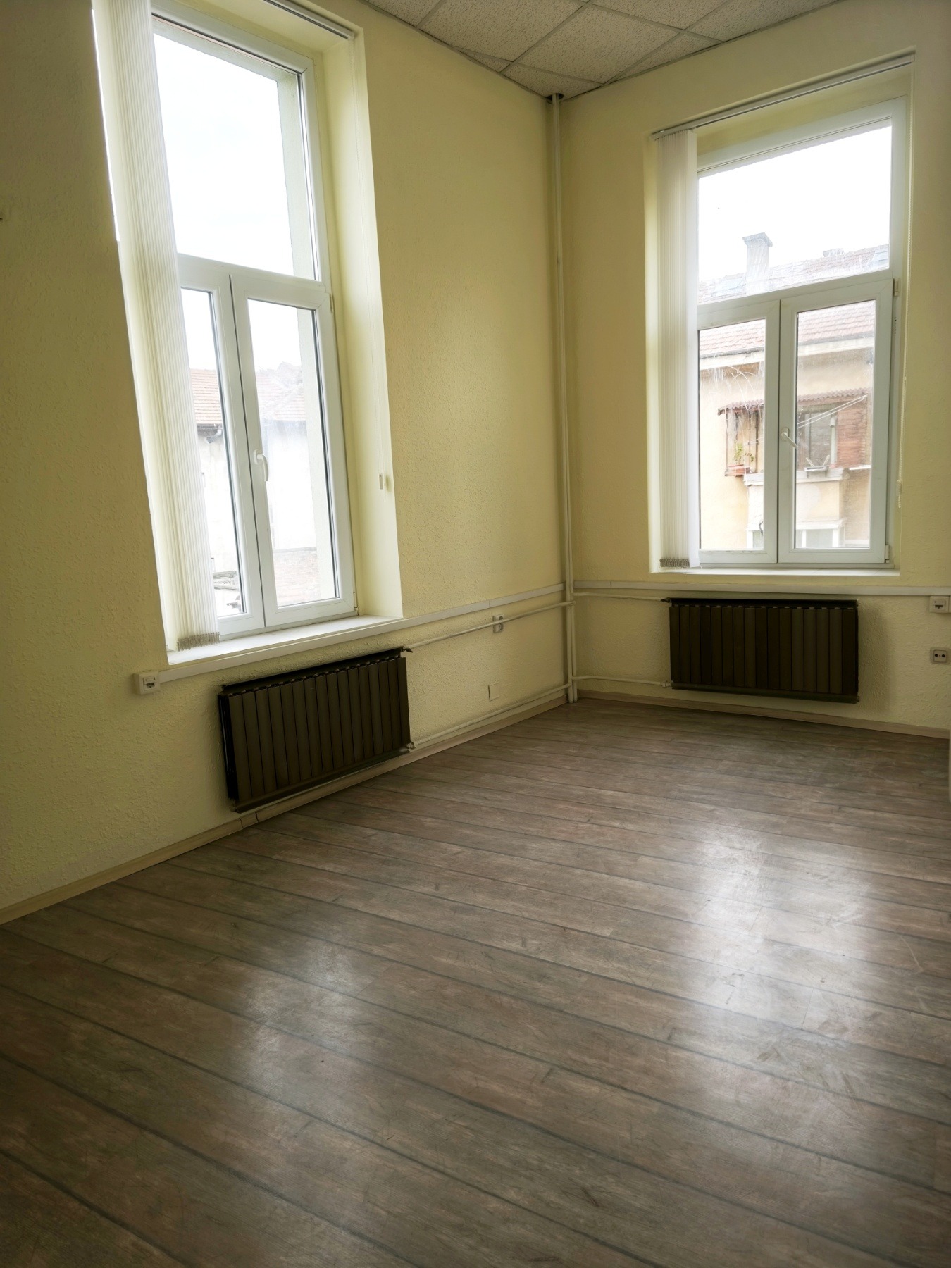 Дава под наем ОФИС, гр. Пловдив, Център