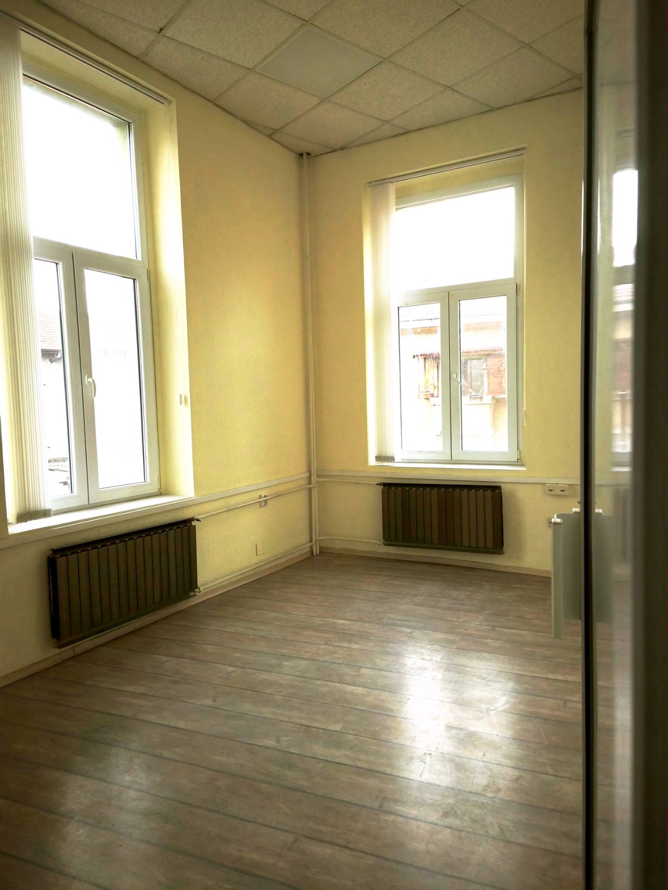 Дава под наем ОФИС, гр. Пловдив, Център, снимка 2 - Офиси - 47050924