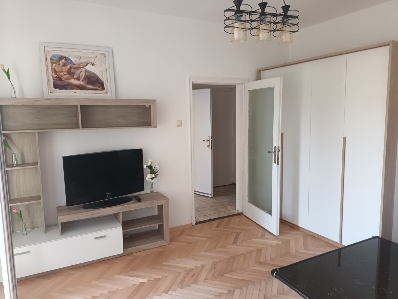 Дава под наем  1-стаен град София , Света Троица , 48 кв.м | 71212055