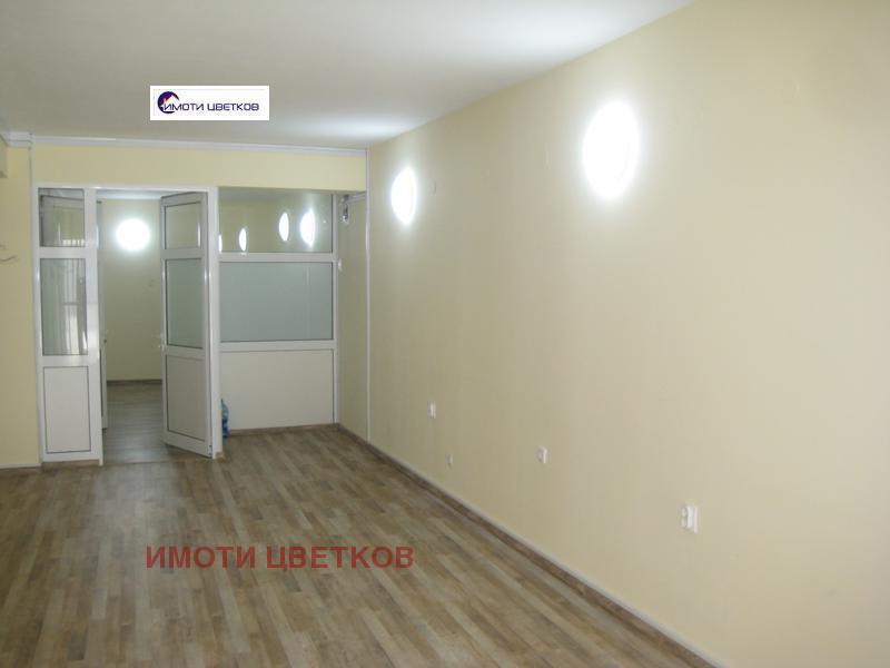 A louer  Bureau Vratsa , Tsentar , 70 m² | 66680063