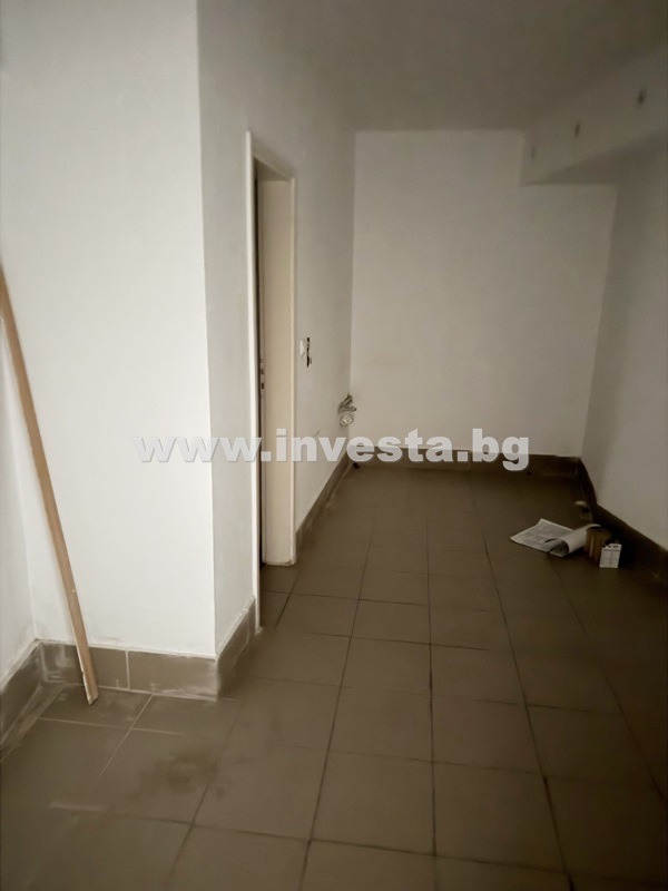 Дава под наем МАГАЗИН, гр. Пловдив, Център, снимка 12 - Магазини - 53340966