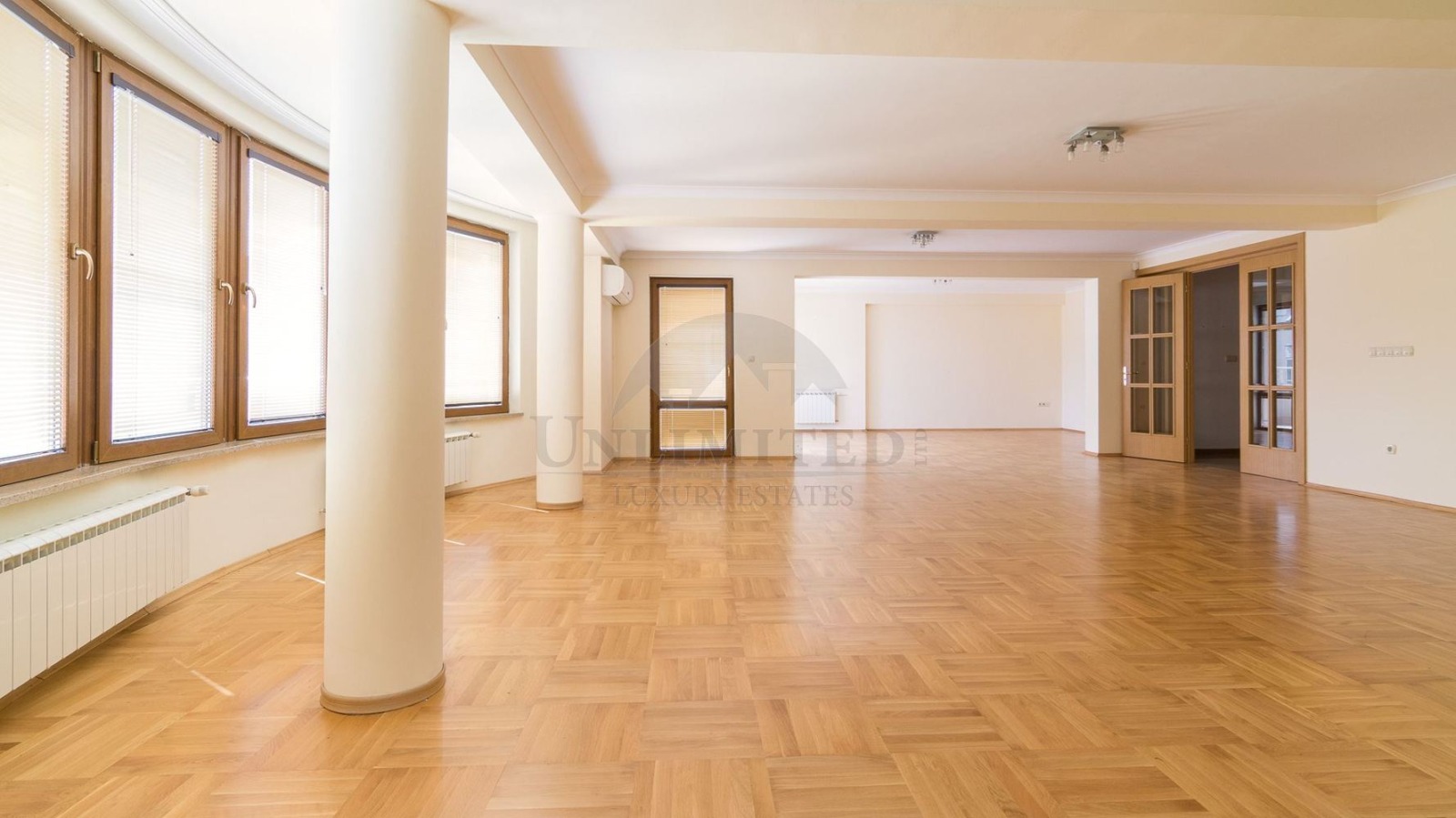 Дава под наем МНОГОСТАЕН, гр. София, Изток, снимка 2 - Апартаменти - 53834469