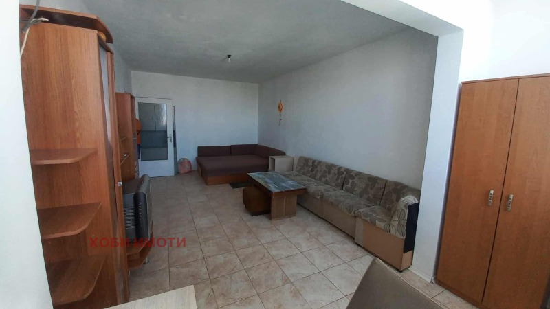 Дава под нем  2-стаен, град Пловдив, Кършияка •  350 € • ID 10819720 — holmes.bg - [1] 