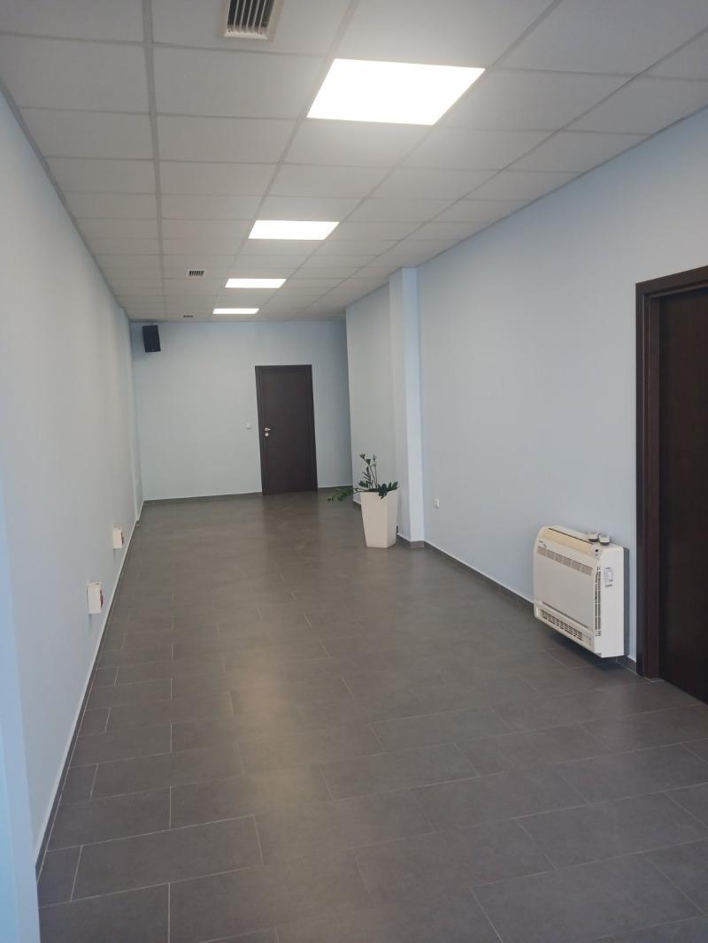Дава под наем ОФИС, гр. Варна, Левски 1, снимка 3 - Офиси - 53033926