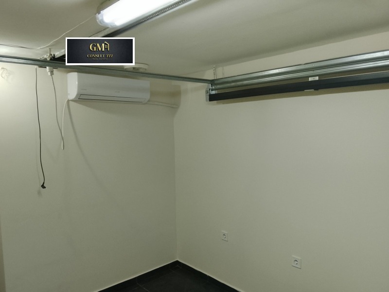 Дава под наем МАГАЗИН, гр. Плевен, Идеален център, снимка 7 - Магазини - 53231020