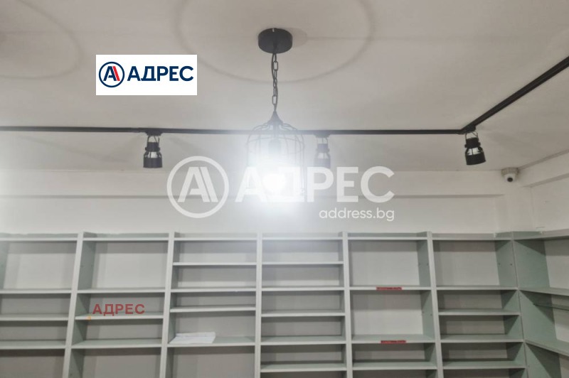 Дава под наем МАГАЗИН, гр. Варна, Левски 1, снимка 2 - Магазини - 53507613