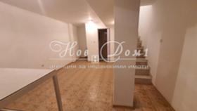 Attic Kolhozen pazar, Varna 9