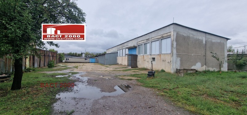 Дава под Наем СКЛАД в град София, Военна рампа - 550 кв.м / 4 000 € » 7 823.32 лв., ВАСТ 2000