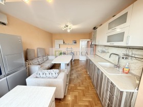 2 dormitoare Vladislav Varnenciic 1, Varna