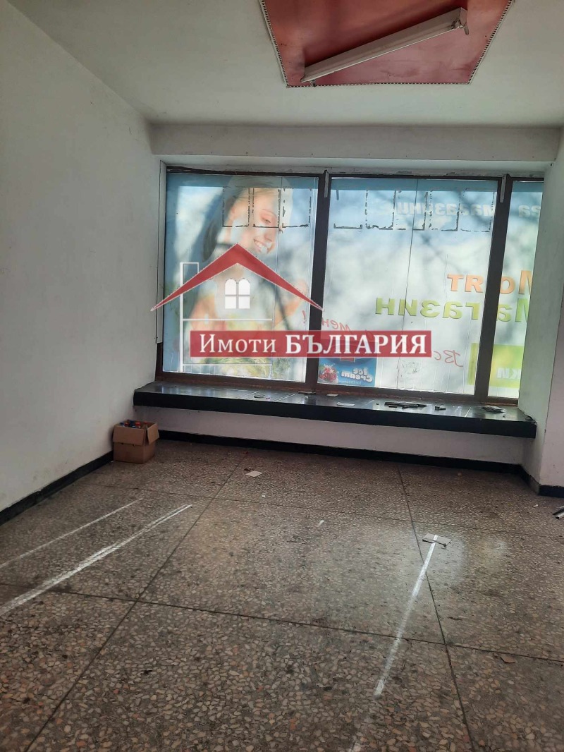 Дава под наем МАГАЗИН, гр. Карлово, област Пловдив, снимка 2 - Магазини - 53050165