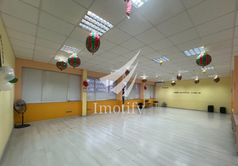 Дава под Наем ОФИС в град София, Гео Милев - 429 кв.м / 2 360 € » 4 615.76 лв., ИМОТИФАЙ