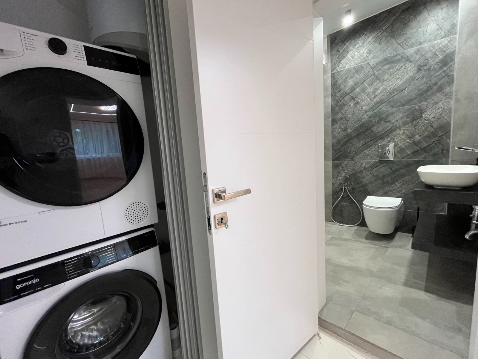 Дава под наем 3-СТАЕН, гр. София, Оборище, снимка 14 - Апартаменти - 56594235