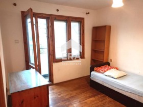 3 camere da letto Pogrebi, Varna 1