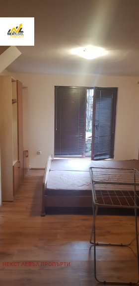 1 Schlafzimmer Ljulin 8, Sofia 4