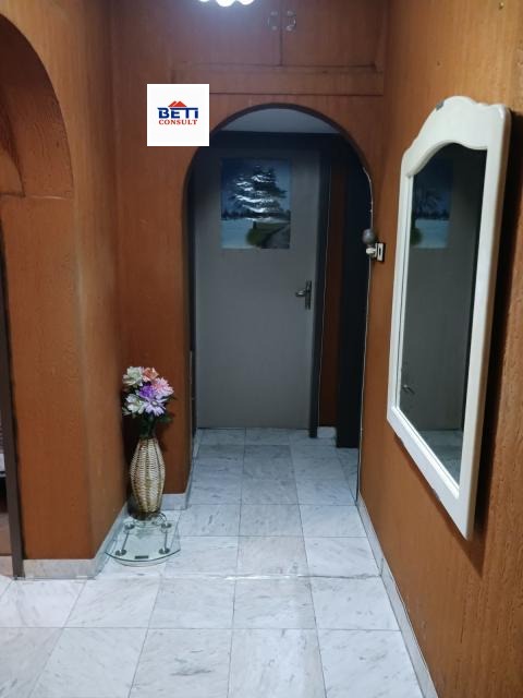 Дава под наем СТАЯ, гр. София, Света Троица, снимка 4 - Стаи под наем - 56114648