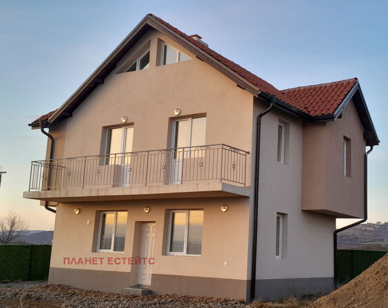 Дава под Наем КЪЩА в град София, Обеля - 160 кв.м / 1 350 € » 2 640.37 лв., ПЛАНЕТ ЕСТЕЙТС