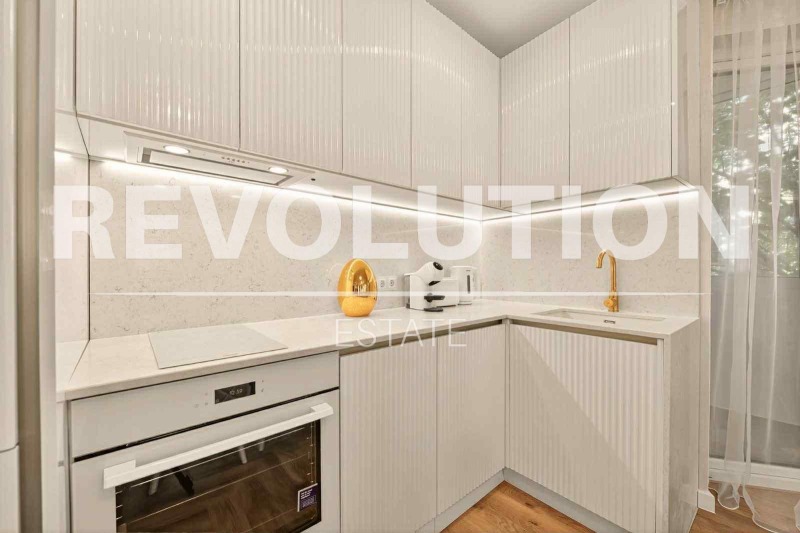 Дава под наем 3-СТАЕН, гр. Варна, Център, снимка 4 - Апартаменти - 51687915