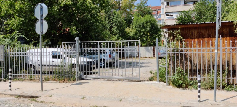 Дава под нем  Гараж, паркомясто, град София, Център •  320 лв. • ID 92308788 — holmes.bg - [1] 