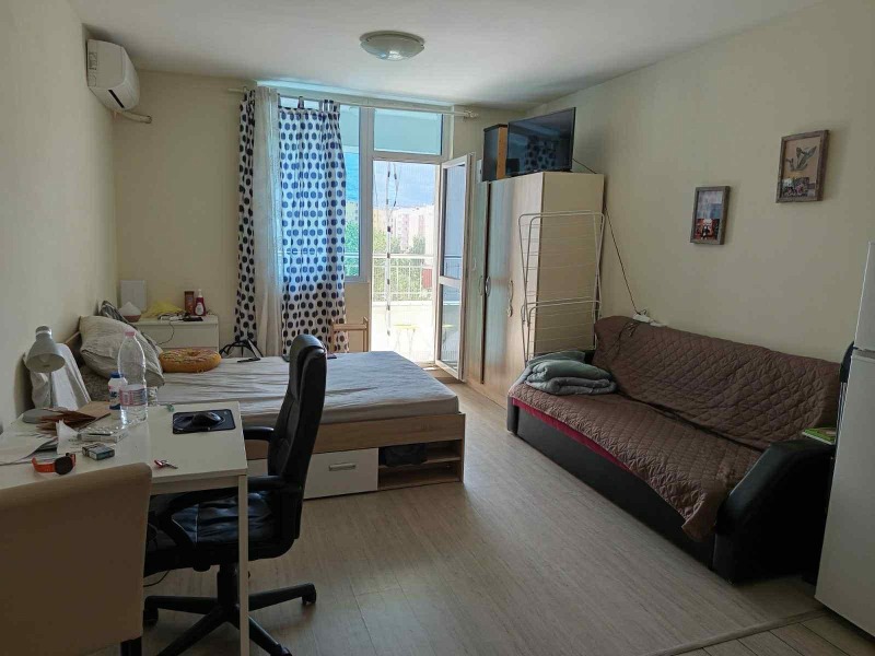 Дава под нем  1-стаен, град София, Студентски град •  460 € • ID 40175916 — holmes.bg - [1] 