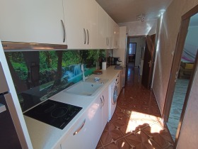 2 bedroom Vazrazhdane, Burgas 4