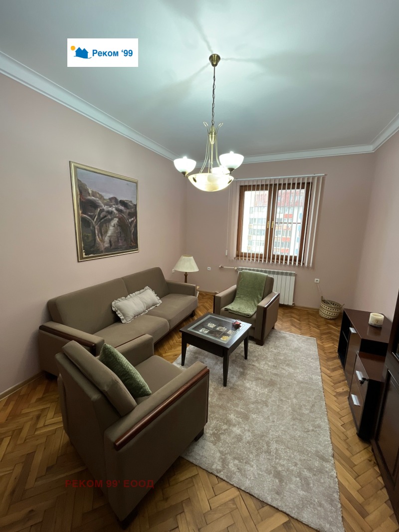 En renta  1 dormitorio Sofia , Tsentar , 80 metros cuadrados | 49622449