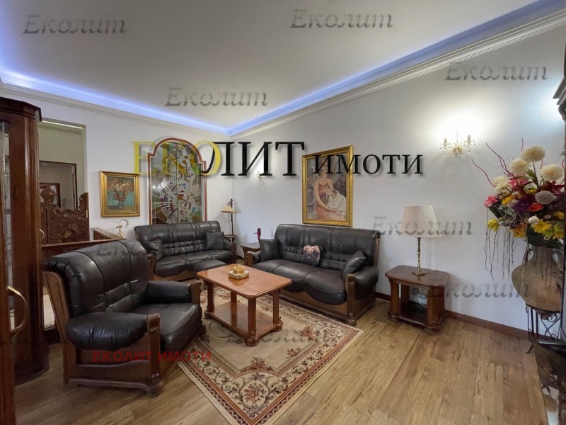 För uthyrning  3 sovrum Sofia , Centar , 210 kvm | 32885927 - bild [4]