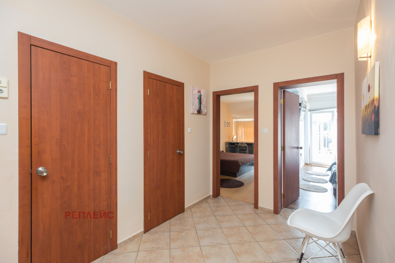 Дава под наем 4-СТАЕН, гр. Варна, Център, снимка 9 - Апартаменти - 52739483