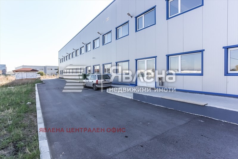 Дава под наем СКЛАД, гр. София, Требич, снимка 3 - Складове - 54198292