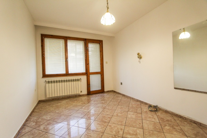 Дава под наем 3-СТАЕН, гр. София, Оборище, снимка 11 - Апартаменти - 53025522