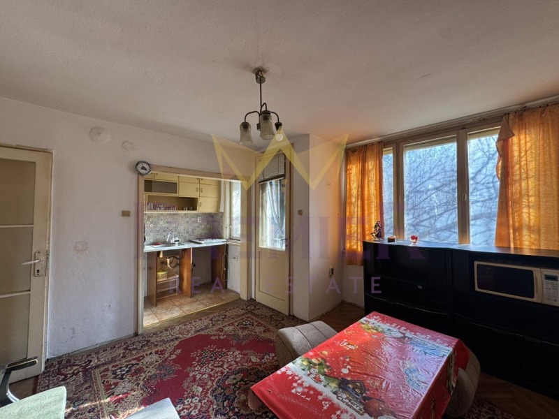 Дава под наем 2-СТАЕН, гр. Варна, Колхозен пазар