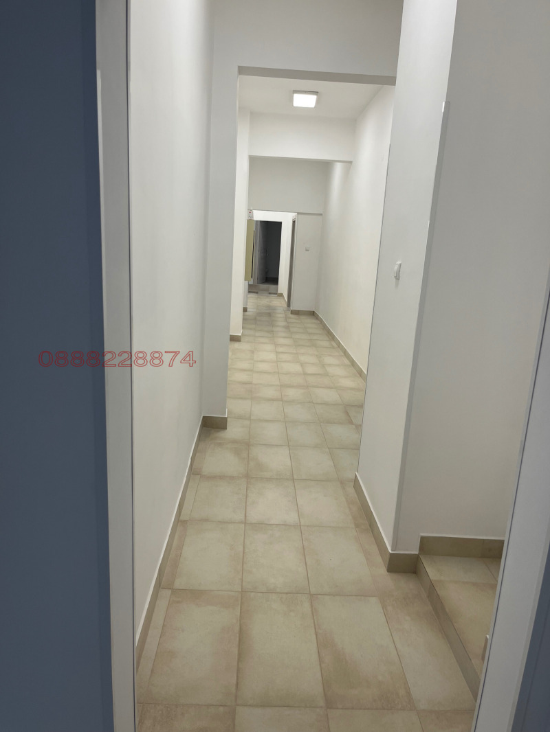 Дава под наем ОФИС, гр. Карлово, област Пловдив, снимка 13 - Офиси - 52786066