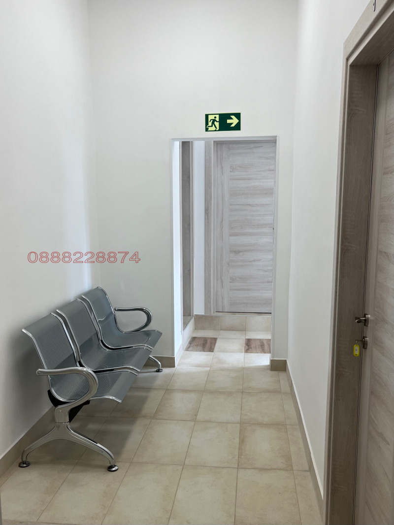 Дава под наем ОФИС, гр. Карлово, област Пловдив, снимка 11 - Офиси - 52786066