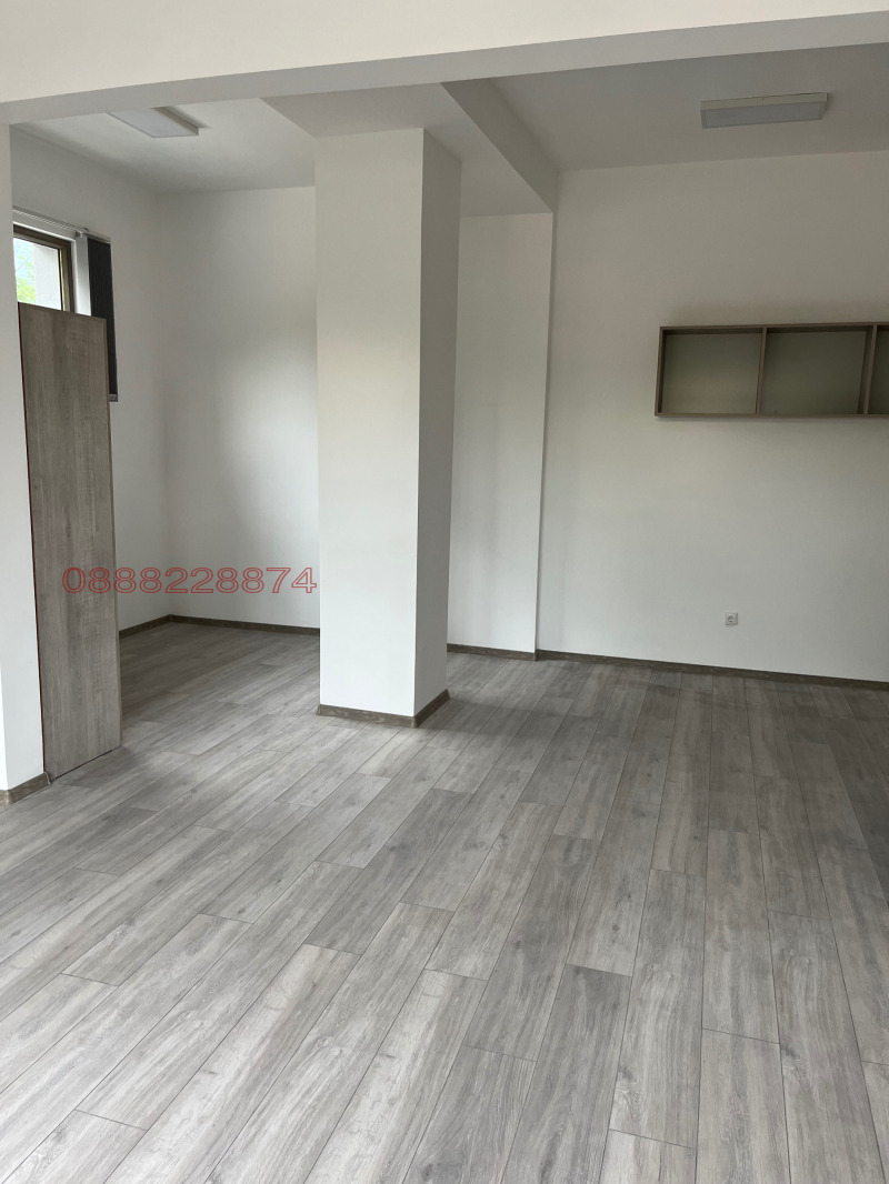 Дава под наем ОФИС, гр. Карлово, област Пловдив, снимка 6 - Офиси - 52786066