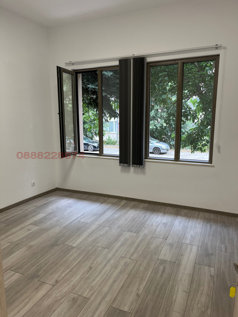 Дава под наем ОФИС, гр. Карлово, област Пловдив