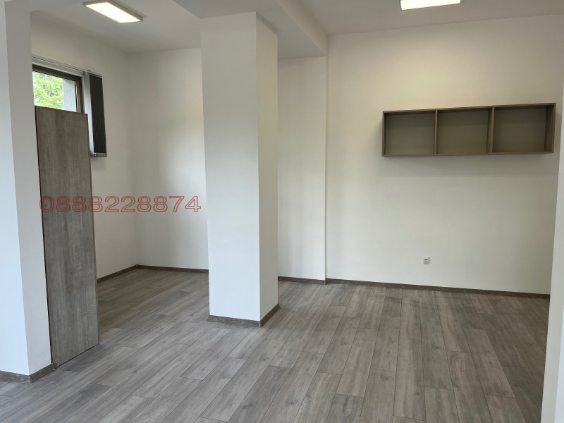 Дава под наем ОФИС, гр. Карлово, област Пловдив, снимка 7 - Офиси - 52786066