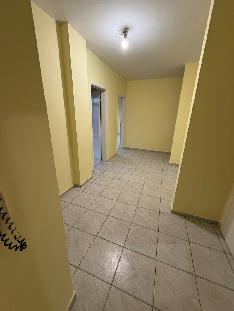 Дава под Наем 4-СТАЕН в град Русе, Хъшове - 104 кв.м / 440 € » 860.57 лв., ИМОТИ РОЗМАРИ 520889 ЕООД