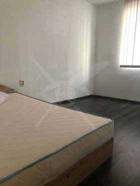2 makuuhuonetta Ljatno kino Trakija, Varna 2